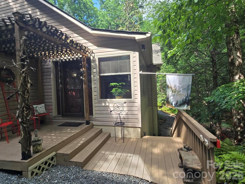 132 Rumbling Bald Rd, Lake Lure, NC 28746