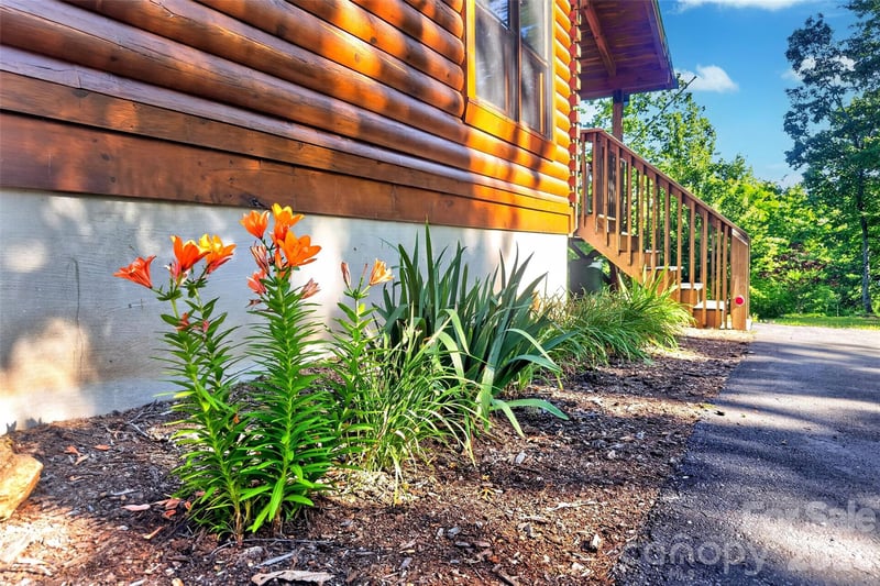 545 Mountain Crest Dr, Marion, NC 28752