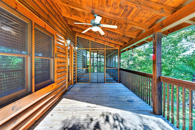 545 Mountain Crest Dr, Marion, NC 28752