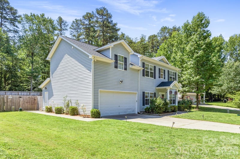 4816 Delprado Cir, Charlotte, NC 28216