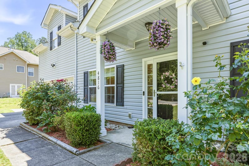 4816 Delprado Cir, Charlotte, NC 28216