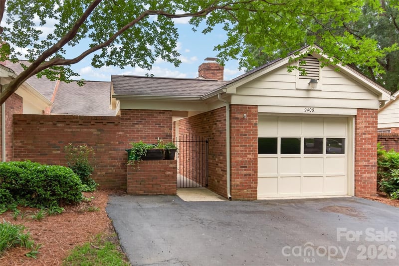 2405 Quail Lake Dr, Charlotte, NC 28210