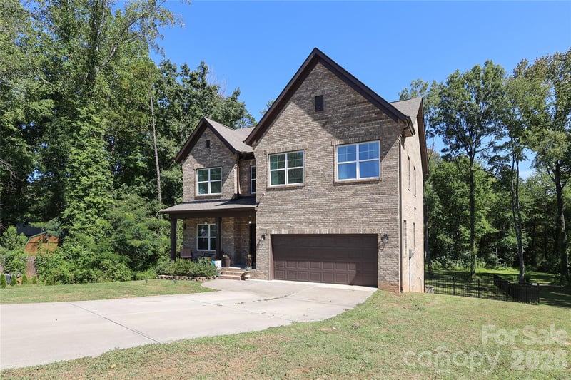 10105 Greenwood Ct, Charlotte, NC 28215