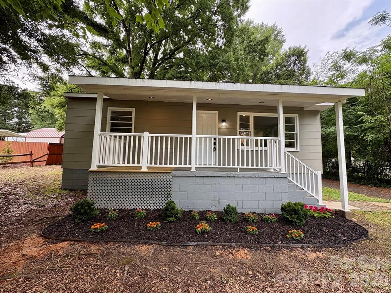 435 Club Dr, Gastonia, NC 28054