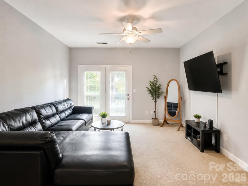 9813 Hyde Glen Ct, Charlotte, NC 28262