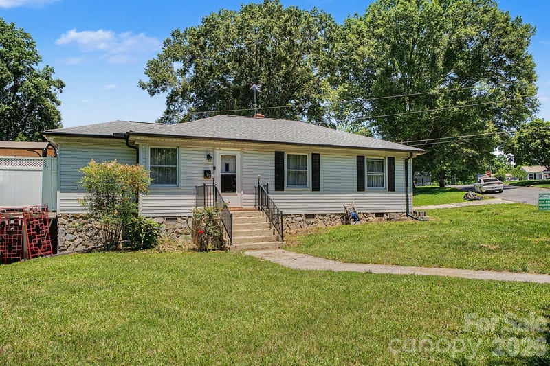 101 Charles St, Cherryville, NC 28021