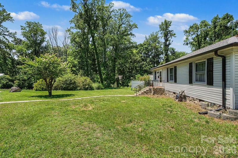 101 Charles St, Cherryville, NC 28021