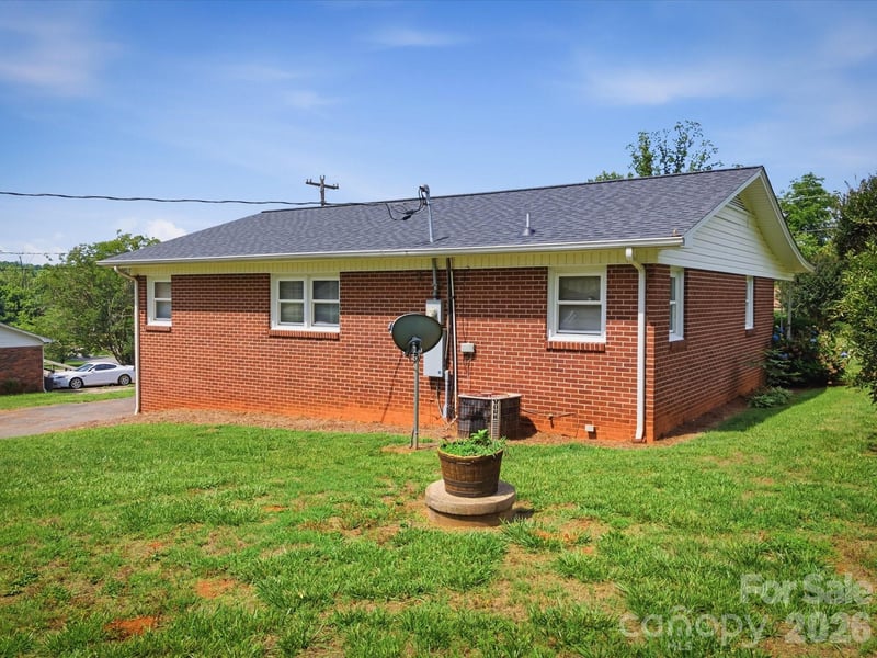 132 Starmount Cir #85-88, Morganton, NC 28655
