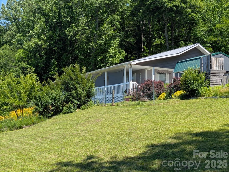 59 Ck Cabin Dr, Hot Springs, NC 28743