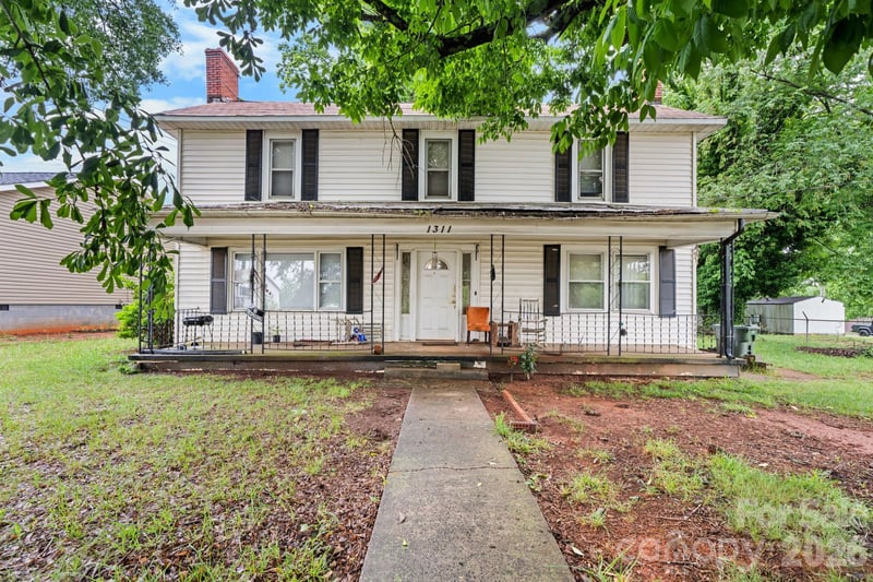 1311 College Ave, Newton, NC 28658