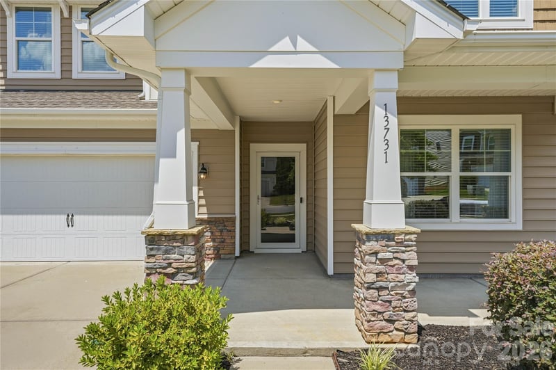 13731 Canterbury Castle Dr, Charlotte, NC 28273