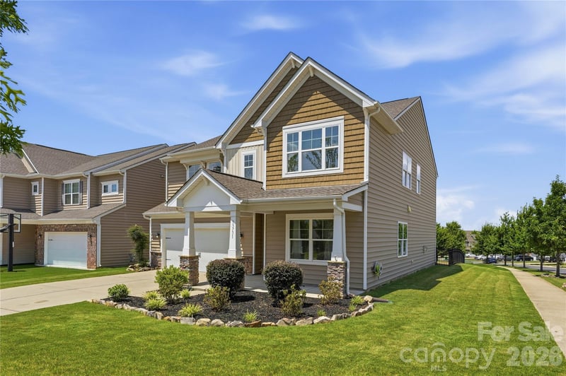 13731 Canterbury Castle Dr, Charlotte, NC 28273