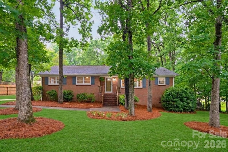 1623 Lumarka Dr, Charlotte, NC 28212