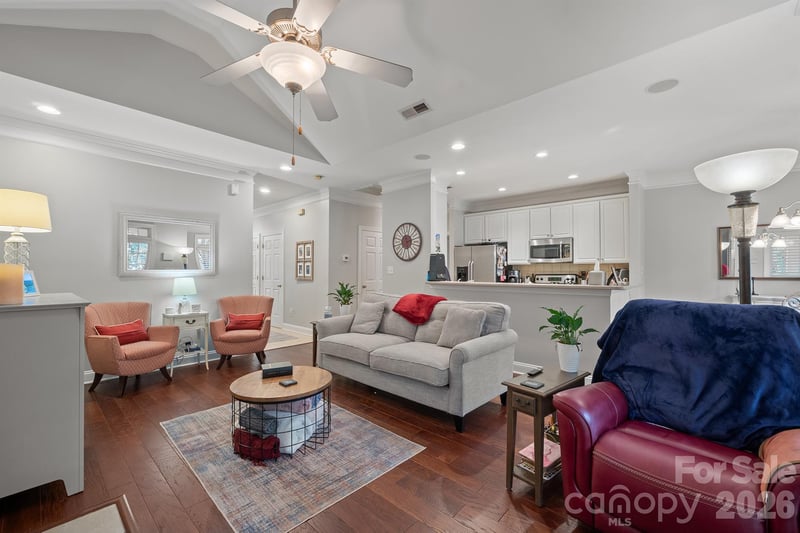 8829 Legacy Lake Ln, Charlotte, NC 28269