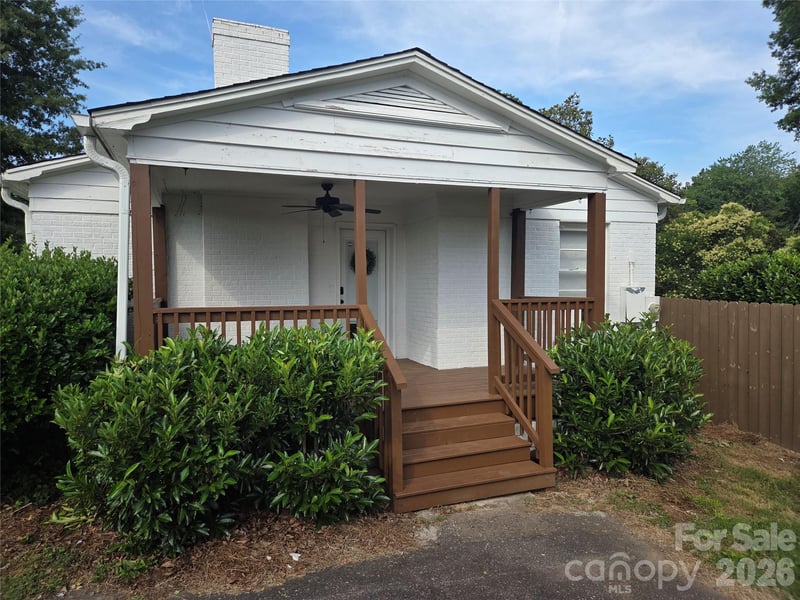 707 1st St, Cherryville, NC 28021