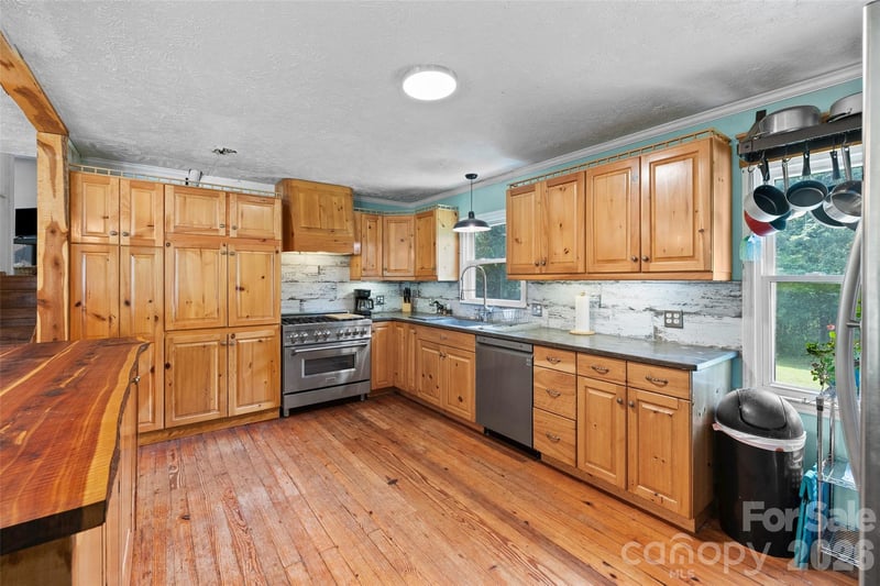 233 Orindawood Dr, Mcconnells, SC 29726