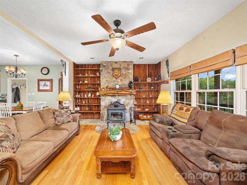 2216 Beans Creek Rd, Bakersville, NC 28705