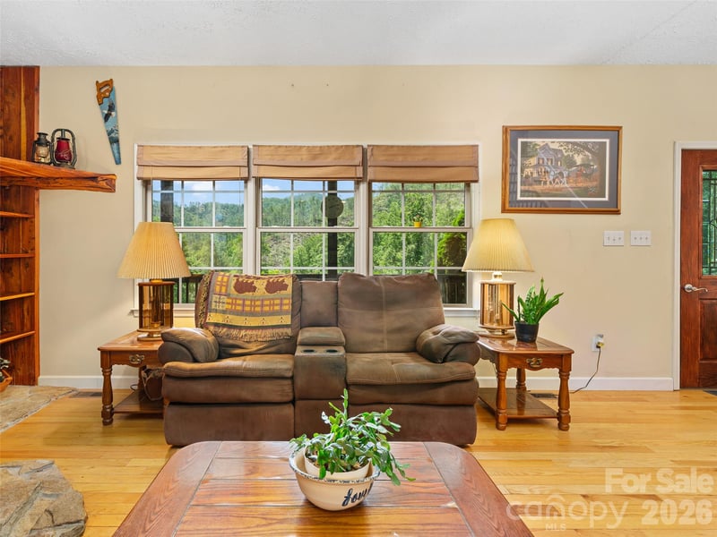 2216 Beans Creek Rd, Bakersville, NC 28705