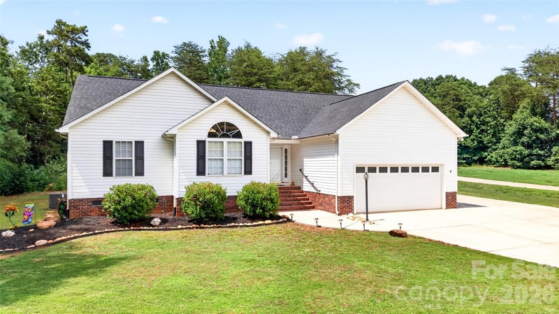 4583 Shawnee Ct, Maiden, NC 28650