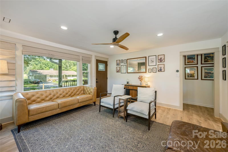 40 Dove Haven Ln, Hendersonville, NC 28791