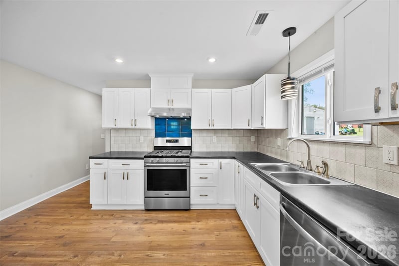 306 Parker St, Kings Mountain, NC 28086