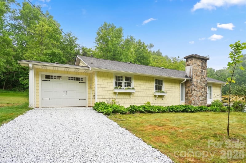 434 Dovers Branch Rd, Burnsville, NC 28714