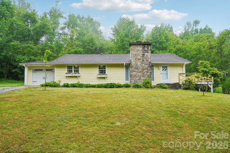 434 Dovers Branch Rd, Burnsville, NC 28714