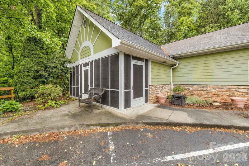 364 Weaverville Rd, Asheville, NC 28804