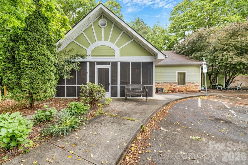 364 Weaverville Rd, Asheville, NC 28804