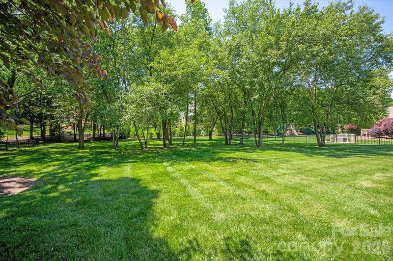 8707 Calumet Farms Dr, Waxhaw, NC 28173