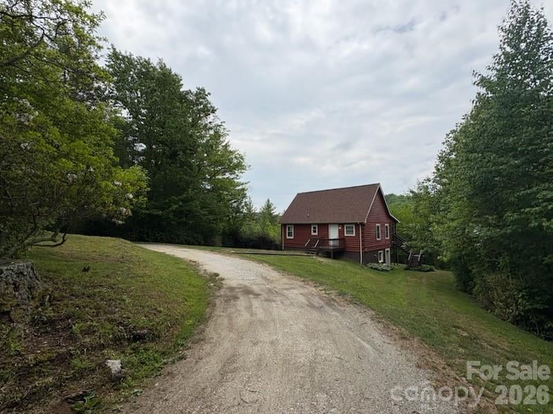 9064 Wildflower Ln, Newland, NC 28657