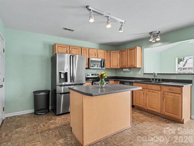 156 Barrington Dr, Mount Holly, NC 28120