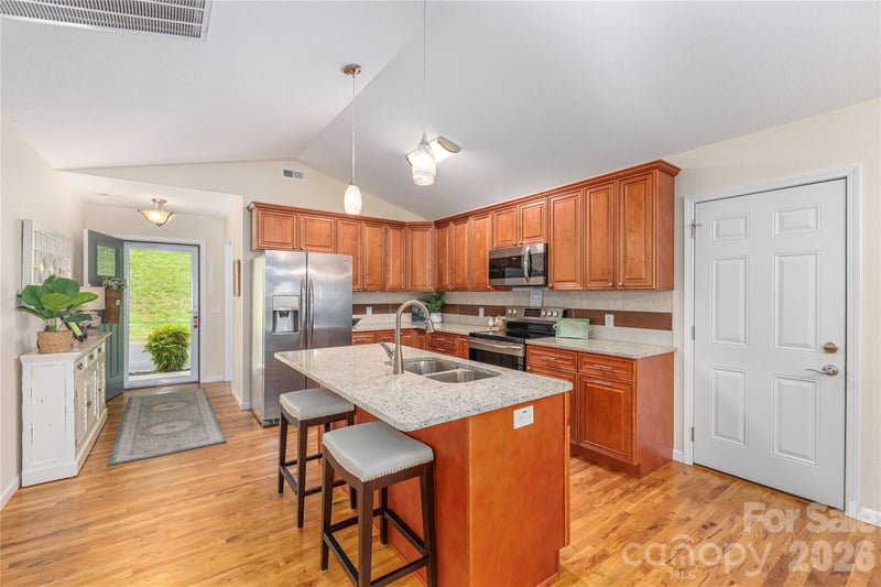 122 February Ln, Waynesville, NC 28785