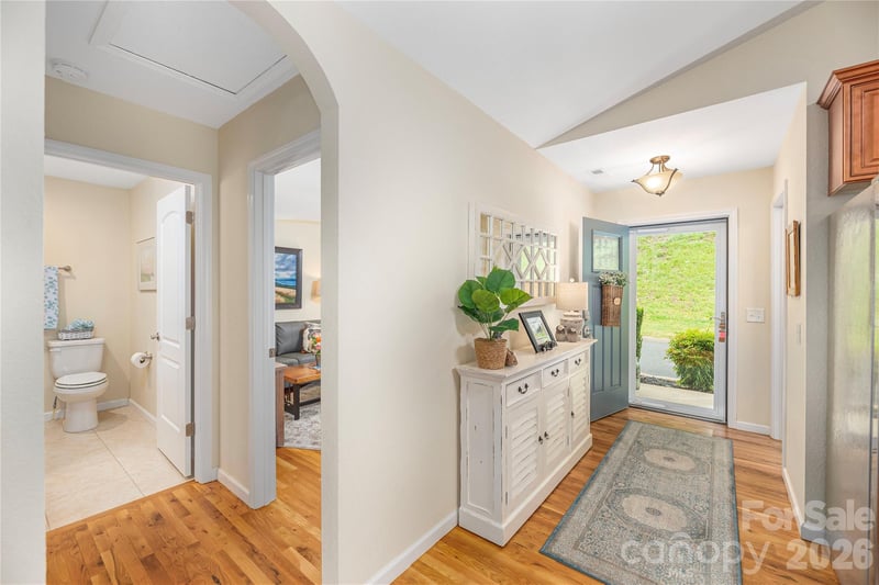 122 February Ln, Waynesville, NC 28785