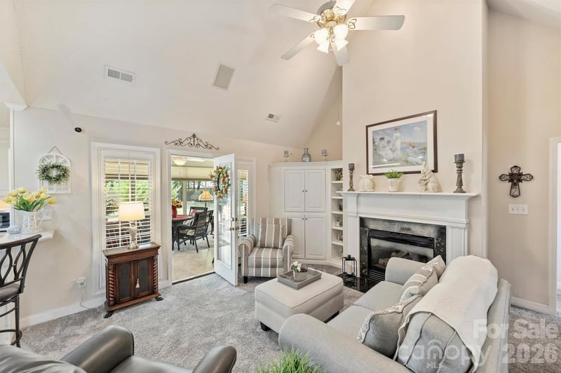 1302 Laurel Woods Dr, Gastonia, NC 28052
