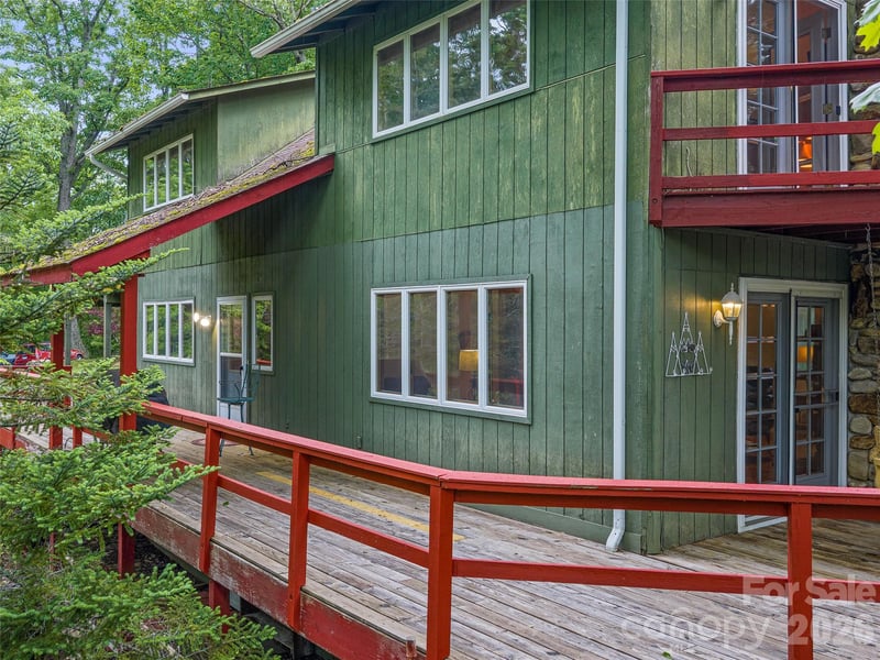 820 Wild Rose Ln, Burnsville, NC 28714