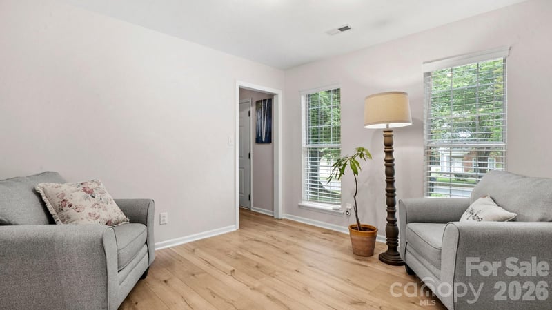 6901 Daerwood Pl, Charlotte, NC 28215