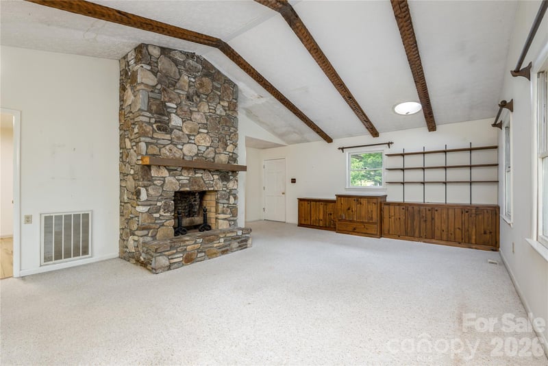 102 Valley Vista Dr, Black Mountain, NC 28711
