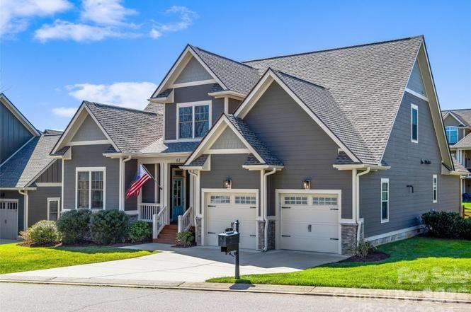 61 Barnrock Dr, Mills River, NC 28759