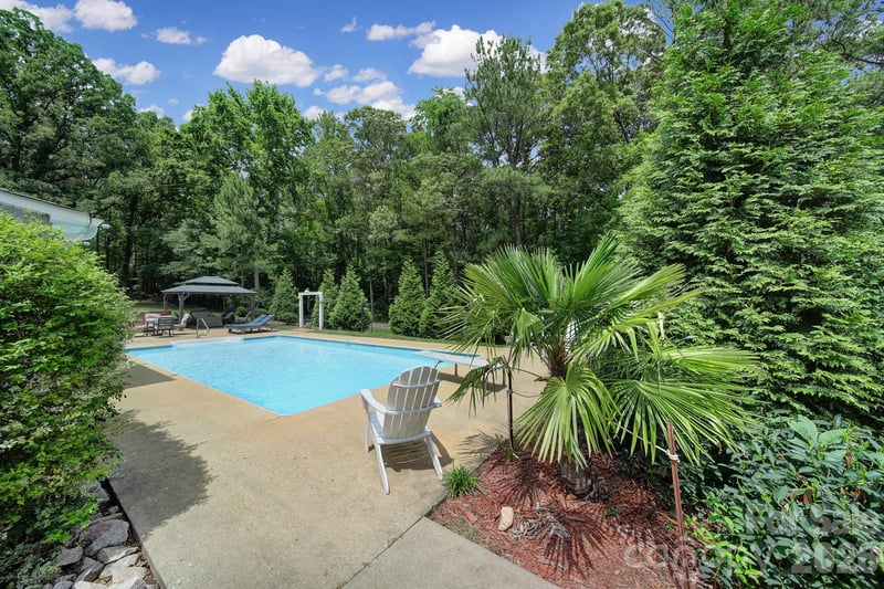 1516 Lowrys Hw, Chester, SC 29706