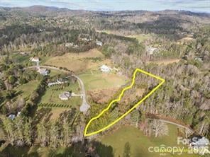 425 Nelson Valley Ln, Hendersonville, NC 28739