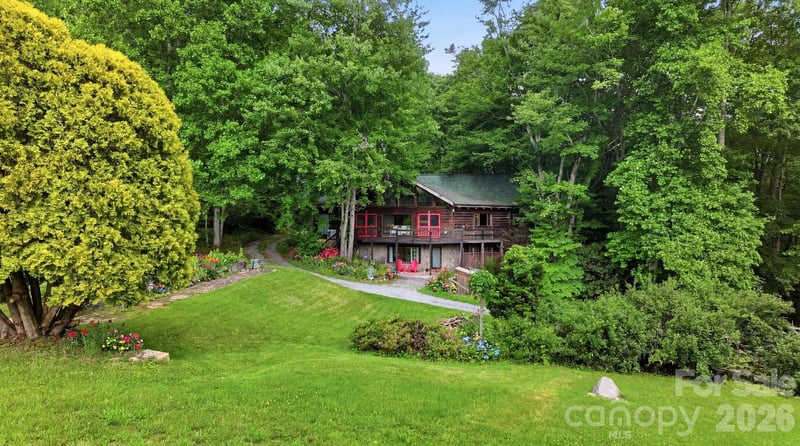 429 Biodome Dr, Waynesville, NC 28785