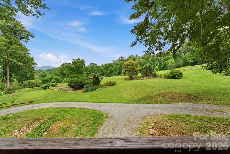 429 Biodome Dr, Waynesville, NC 28785