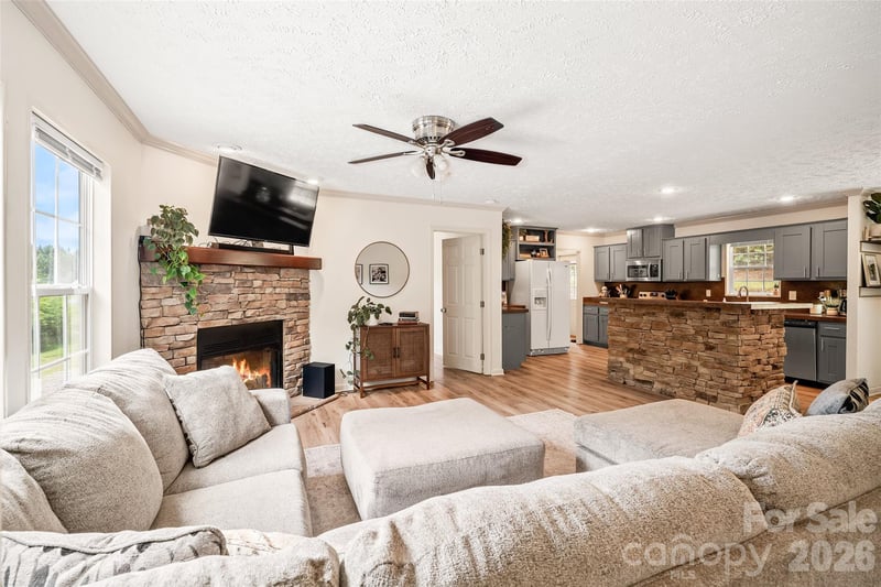 11 Misty Ln, Candler, NC 28715