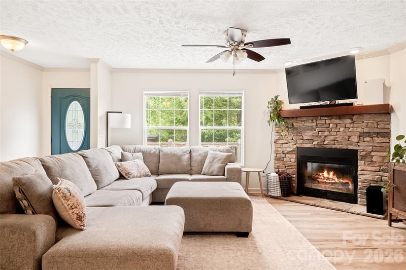 11 Misty Ln, Candler, NC 28715