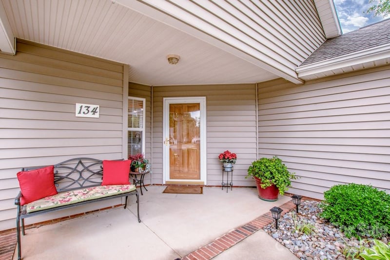 134 Ashwood Ln, Mooresville, NC 28117
