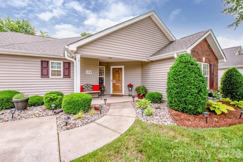134 Ashwood Ln, Mooresville, NC 28117