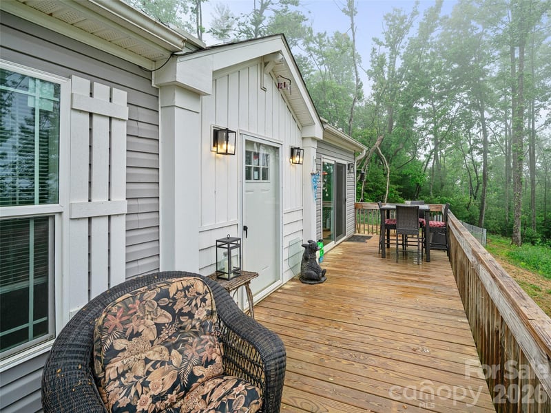 86 Jarrett Dr, Bakersville, NC 28705