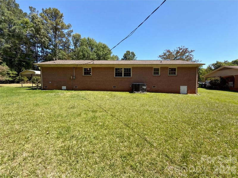 1415 Crestfield Dr, Lancaster, SC 29720