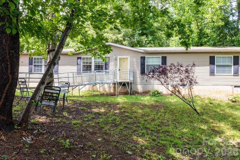 22 Hazelwood Rd, Asheville, NC 28806